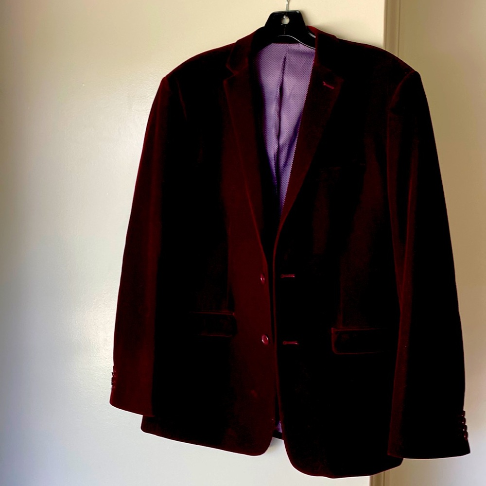 Isaac Mizrahi burgundy velvet blazer